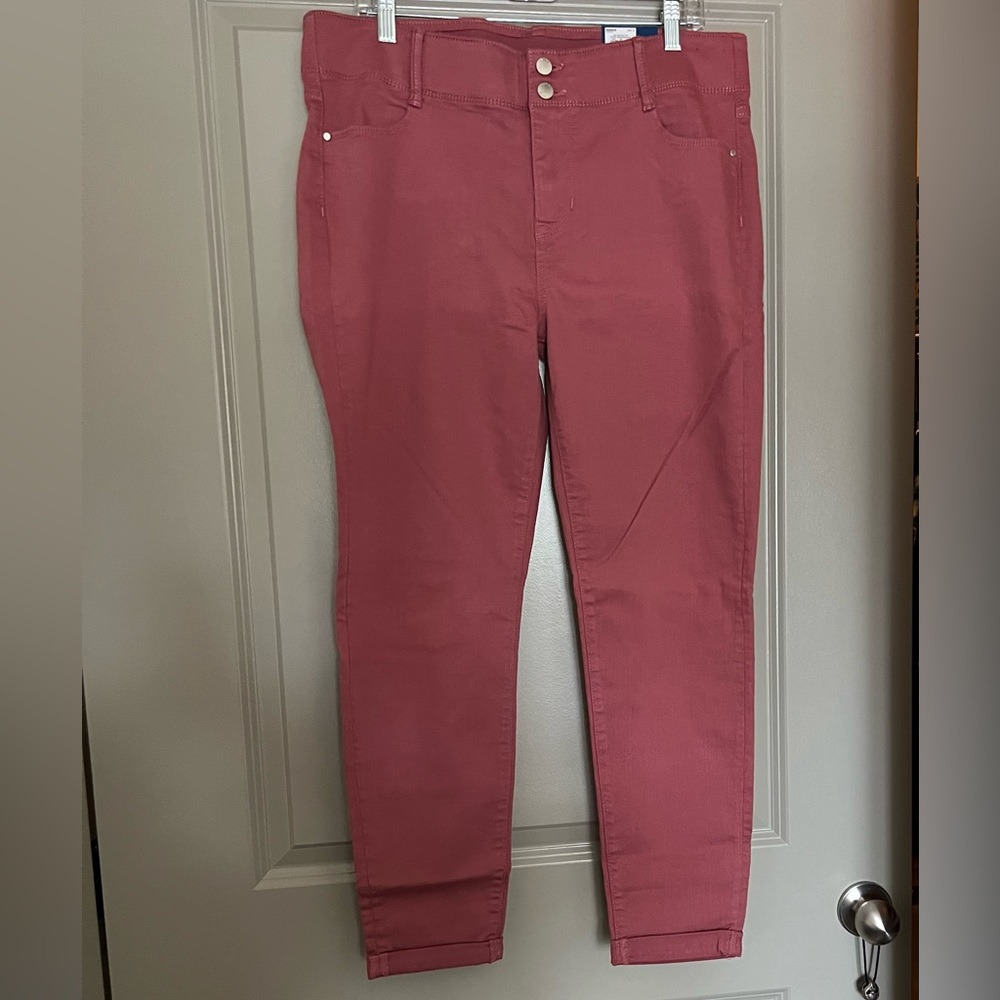 Cute mauve ankle pants